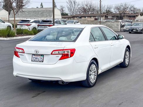 Used 2013 Toyota Camry SE image 4