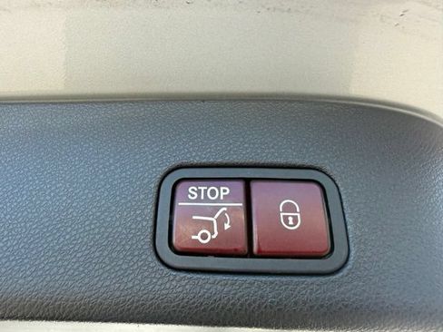 Used 2017 Mercedes-Benz GLS 450 4MATIC image 10