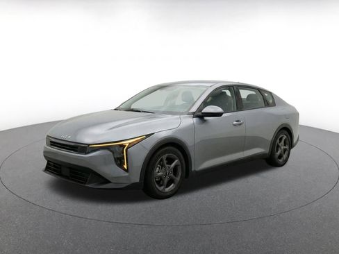 Used 2025 Kia K4 FWD image 3