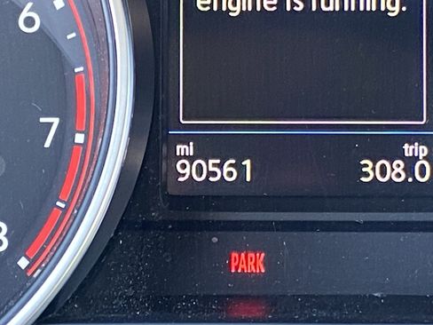 Used 2019 Volkswagen Tiguan SE image 30