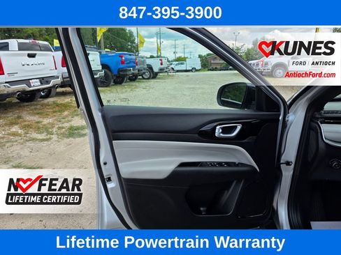 Used 2025 Jeep Compass Limited AWD/4WD image 14