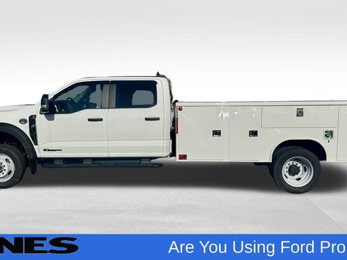 New 2025 Ford F450 XL w/ XL Chrome Package image 18