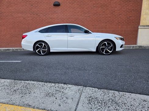 Used 2022 Honda Accord Sport image 2