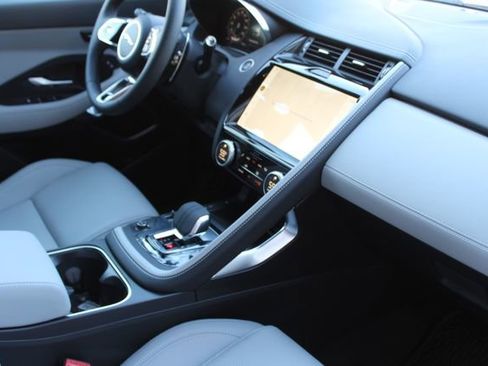 Used 2024 Jaguar E-PACE R-Dynamic SE image 24