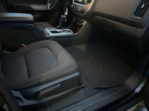 Used 2019 Chevrolet Colorado LT image 16