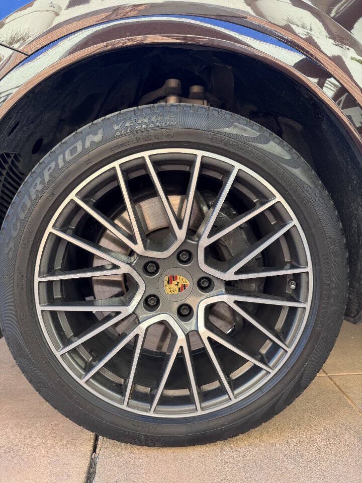 Used 2019 Porsche Cayenne S AWD/4WD image 39