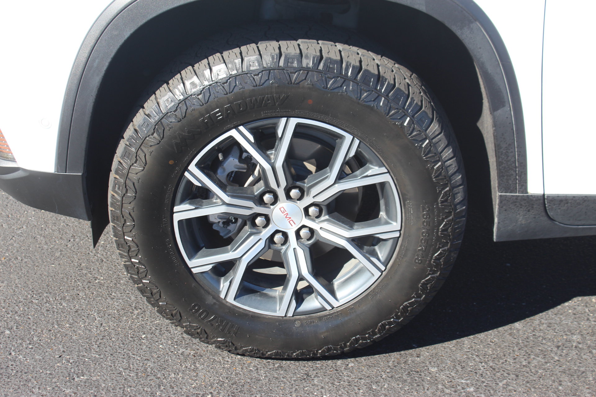Used 2024 GMC Acadia AT4 w/ Super Cruise Package AWD/4WD image 10