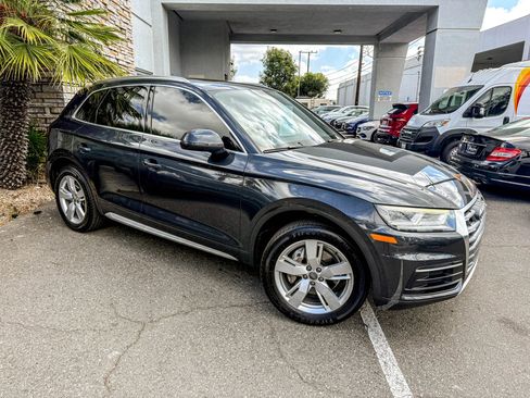 Used 2019 Audi Q5 2.0T Premium Plus w/ Premium Plus Package image 2