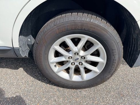 Used 2013 Ford Edge SE image 4