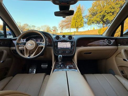 Certified 2017 Bentley Bentayga image 4