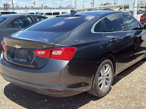 Used 2018 Chevrolet Malibu LT FWD image 3
