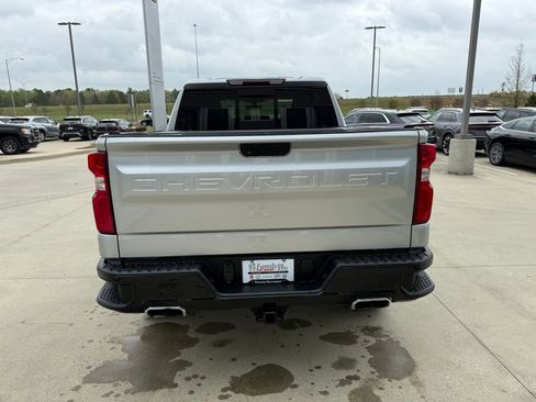 Used 2021 Chevrolet Silverado 1500 LT Trail Boss w/ Convenience Package II image 4