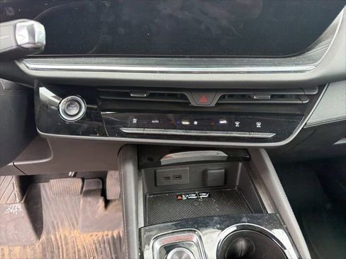 Used 2024 Buick Envision Preferred AWD/4WD image 11