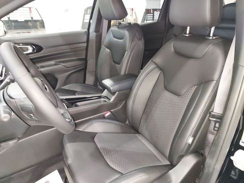 New 2026 Jeep Compass Latitude AWD/4WD image 17