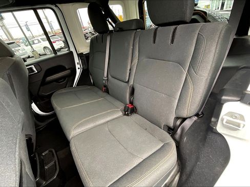 Used 2024 Jeep Wrangler Unlimited Sahara image 24