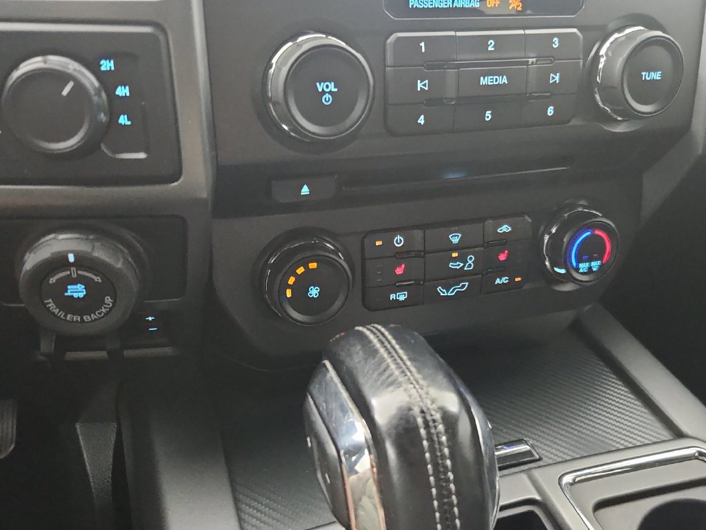 Used 2018 Ford F150 XLT w/ Equipment Group 302A Luxury AWD/4WD image 29