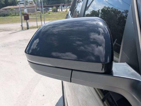 Used 2021 Volkswagen Atlas Cross Sport SE FWD image 11