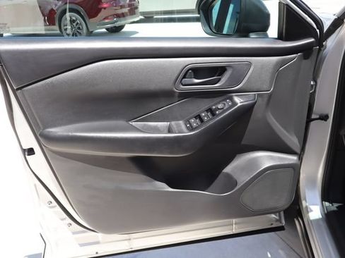 Used 2024 Nissan Rogue S FWD image 23