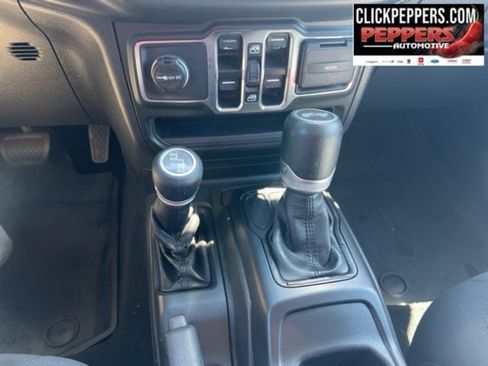Used 2021 Jeep Wrangler Willys image 11