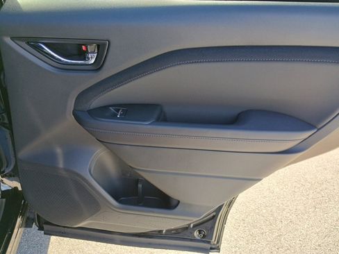 Certified 2025 Subaru Forester Limited image 19