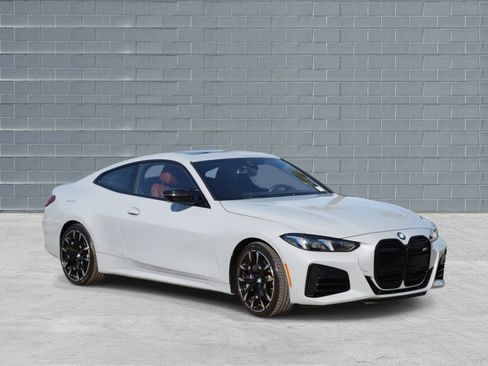 Used 2025 BMW M440i M440i Coupe RWD image 1