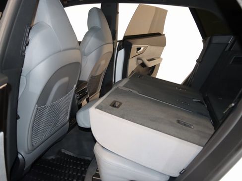 Used 2023 Audi SQ8 Prestige image 58