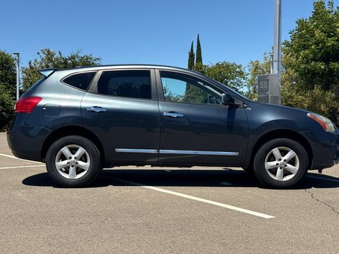 Used 2013 Nissan Rogue S w/ Special Edition Pkg FWD image 3
