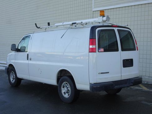 Used 2018 Chevrolet Express 2500 RWD 2500 135 w/ Driver Convenience Package image 5