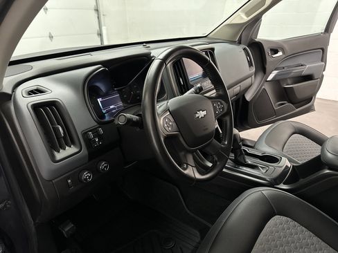 Used 2018 Chevrolet Colorado Z71 w/ Centennial Edition AWD/4WD image 16