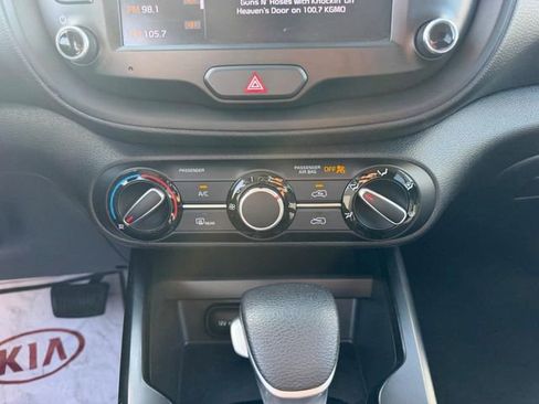 Used 2022 Kia Soul LX w/ Technology Package FWD image 13