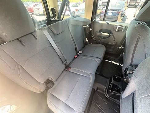 Used 2024 Jeep Wrangler Unlimited Sport AWD/4WD image 40