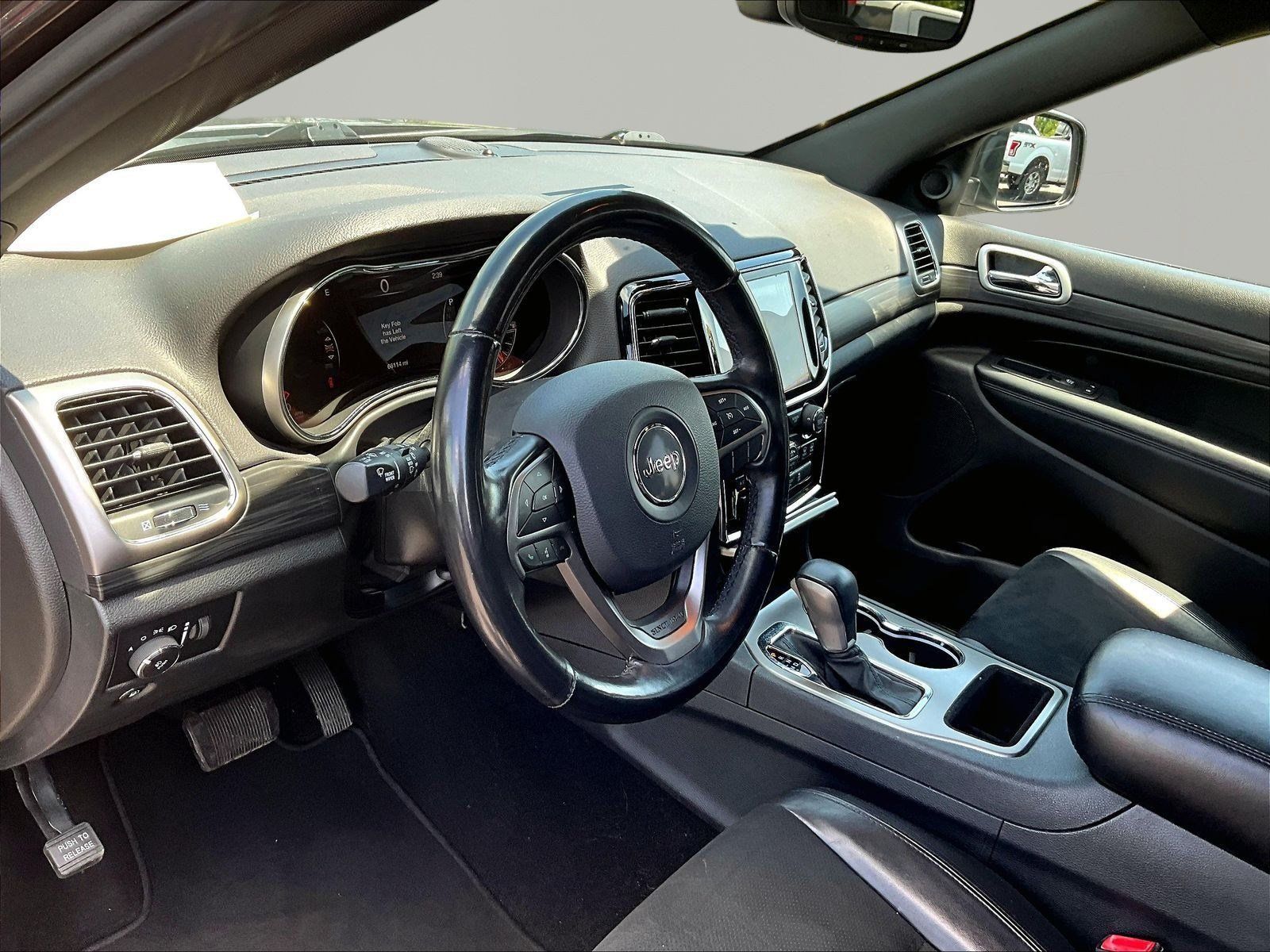 Used 2019 Jeep Grand Cherokee Laredo w/ Laredo X Package RWD image 19
