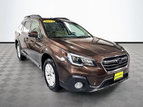 Used 2019 Subaru Outback 2.5i Premium AWD/4WD image 3