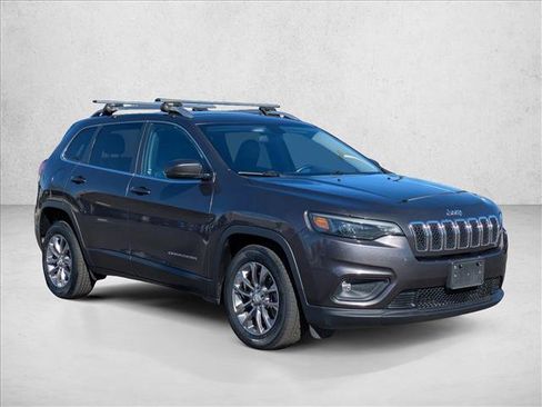 Used 2020 Jeep Cherokee Latitude Plus image 3