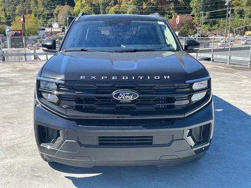 New 2025 Ford Expedition Max Active image 5