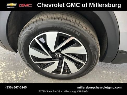 Used 2025 Volkswagen Atlas SE AWD/4WD image 13