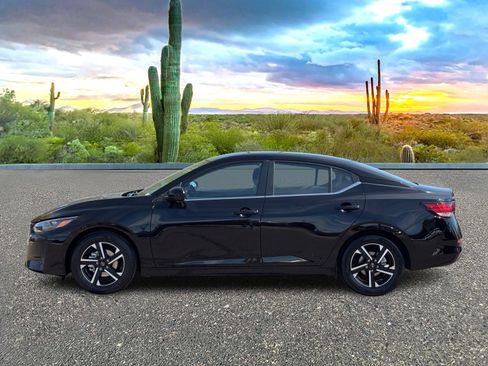 Used 2025 Nissan Sentra SV image 3