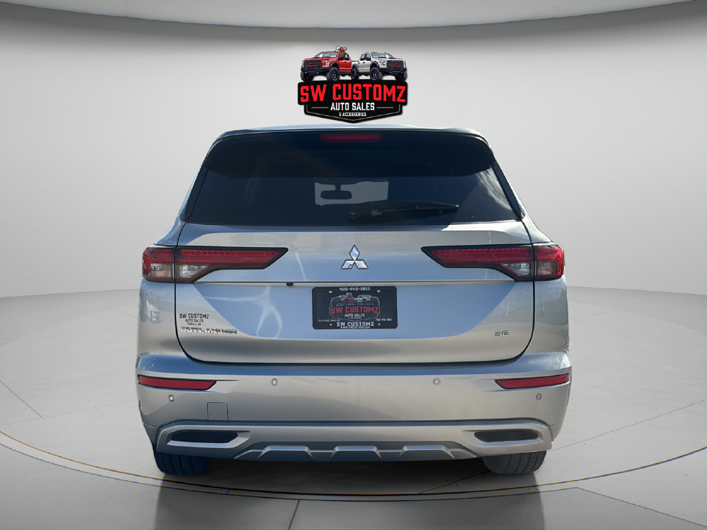 Used 2024 Mitsubishi Outlander AWD image 6