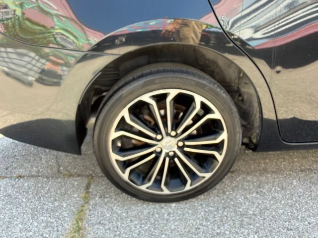 Used 2015 Toyota Corolla S FWD image 32