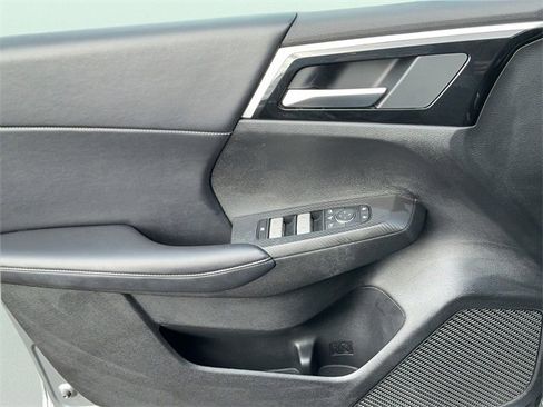 Used 2024 Mitsubishi Outlander SE image 11