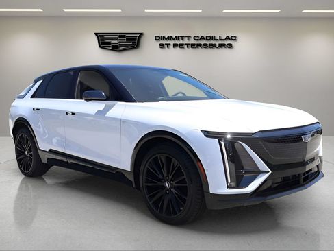 New 2026 Cadillac Lyriq Sport w/ LPO, ONYX Package AWD/4WD image 7