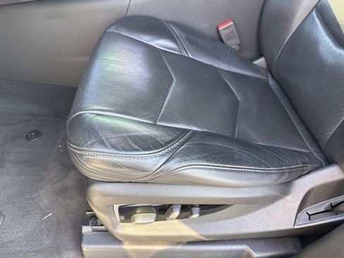 Used 2019 Cadillac Escalade Premium Luxury image 13