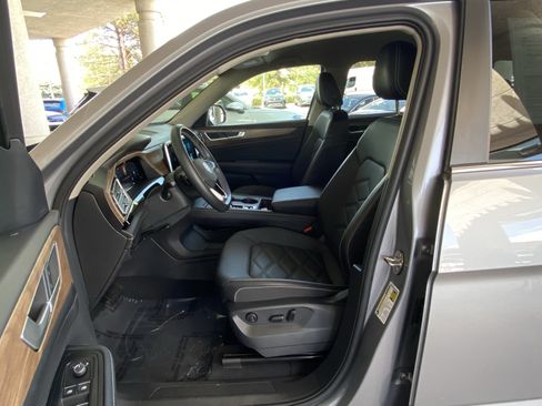 Certified 2025 Volkswagen Atlas SE AWD/4WD image 36