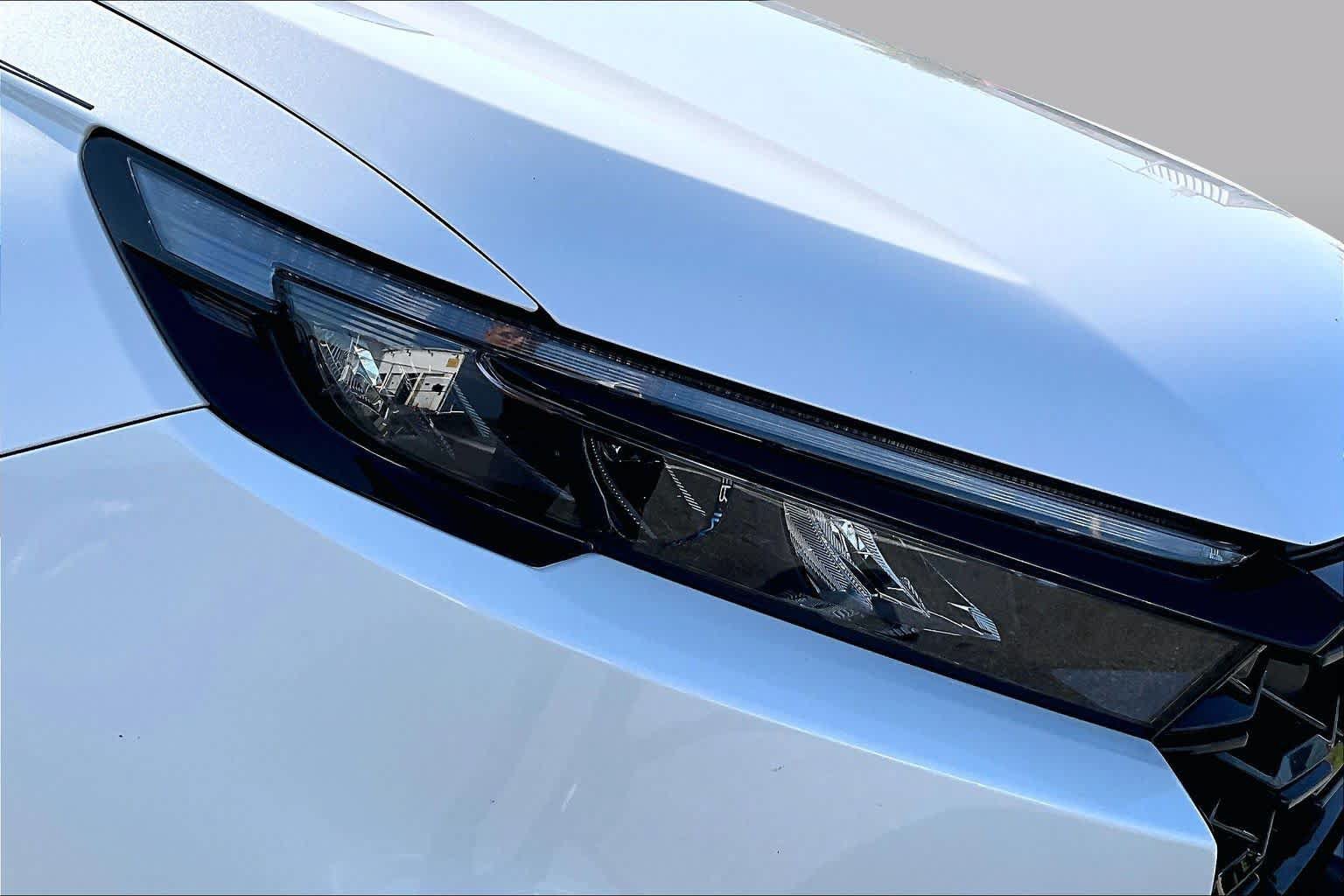 Used 2025 Honda CR-V Sport Touring image 28