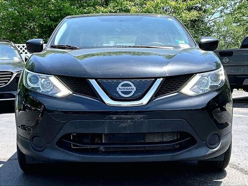 Used 2019 Nissan Rogue Sport S w/ Appearance Package AWD/4WD image 2