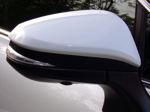 Used 2022 Toyota Venza Limited w/ Advanced Technology Package image 13