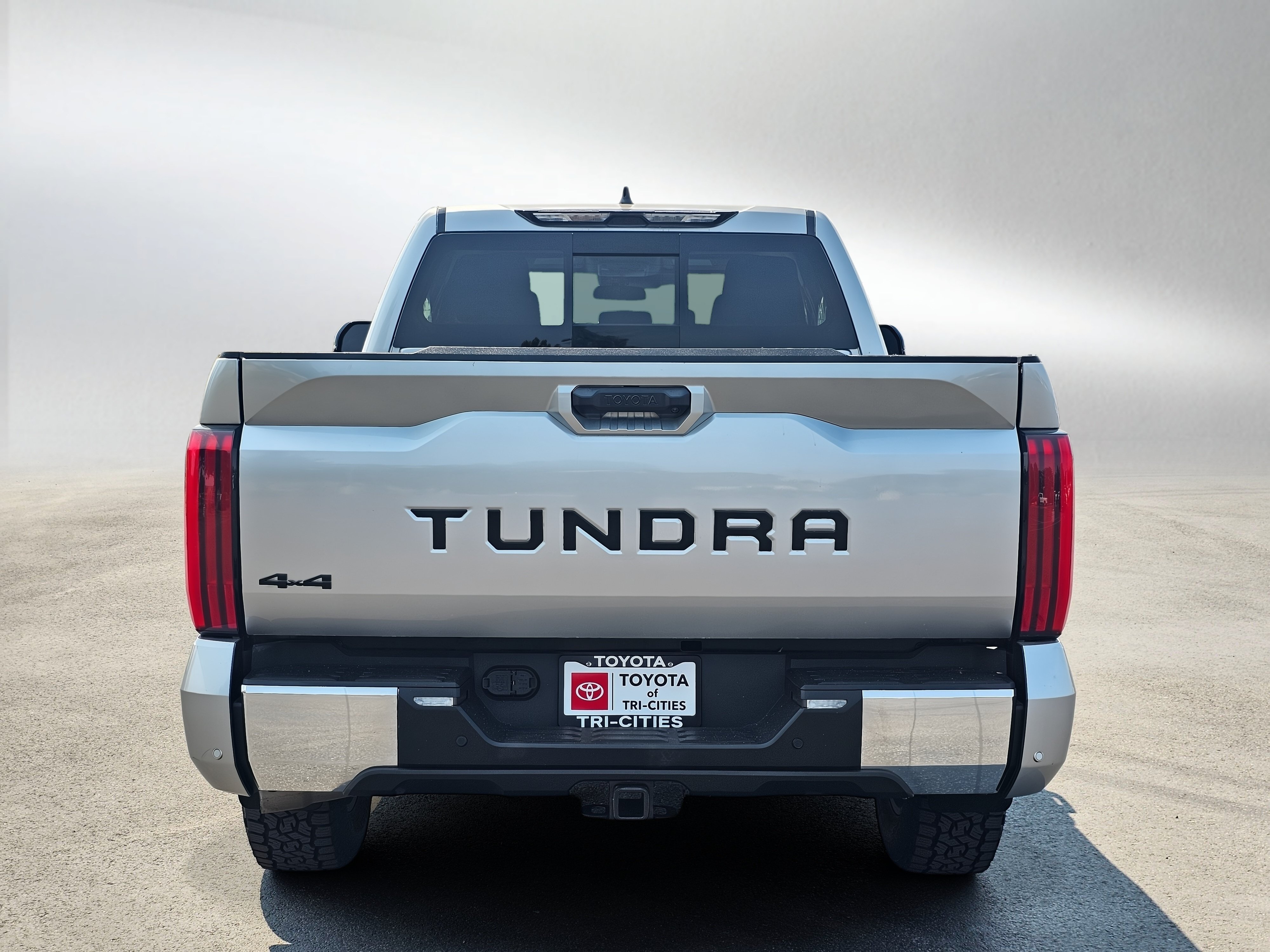 Certified 2022 Toyota Tundra SR5 w/ TRD Off-Road Package AWD/4WD image 4