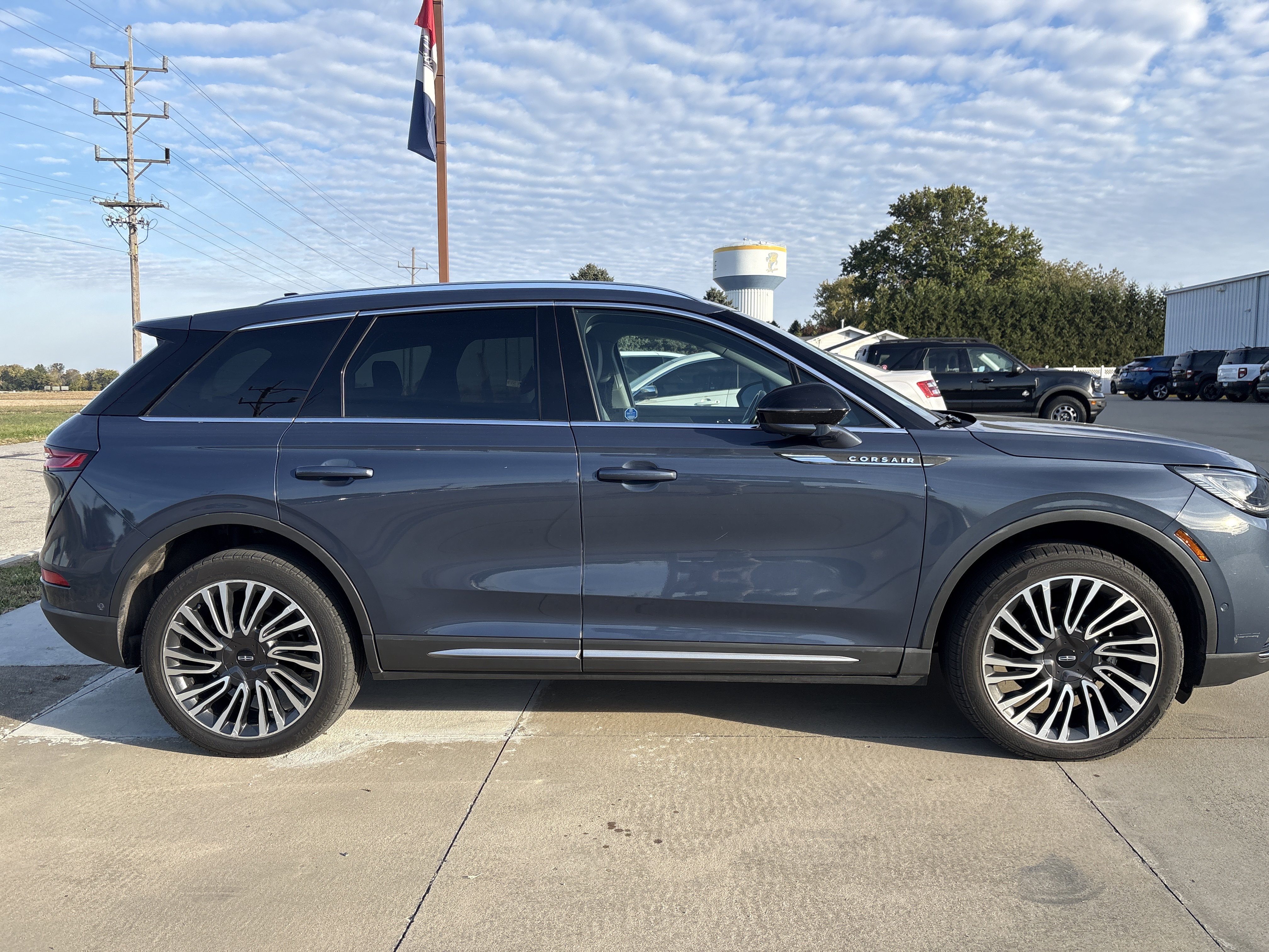 Used 2022 Lincoln Corsair Reserve w/ Equipment Group 201A AWD/4WD image 3
