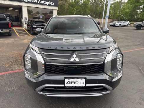 Used 2026 Mitsubishi Outlander SEL FWD image 3