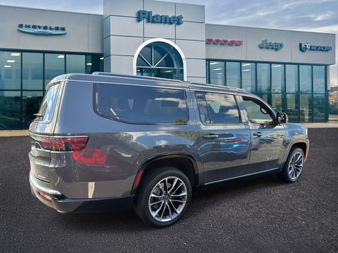 Used 2024 Jeep Wagoneer L Series III w/ Premium Group I AWD/4WD image 2